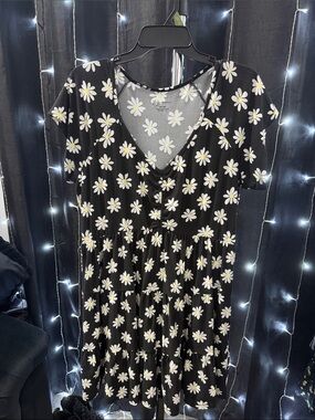 Black Daisy Print Dress